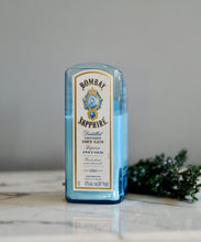 Load image into Gallery viewer, juniper gin candle