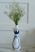 Load image into Gallery viewer, azul tequila vase